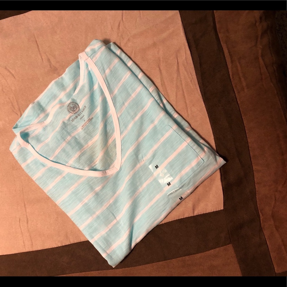 ☀️NWT! Relaxed V Neck Tee. With free gift!